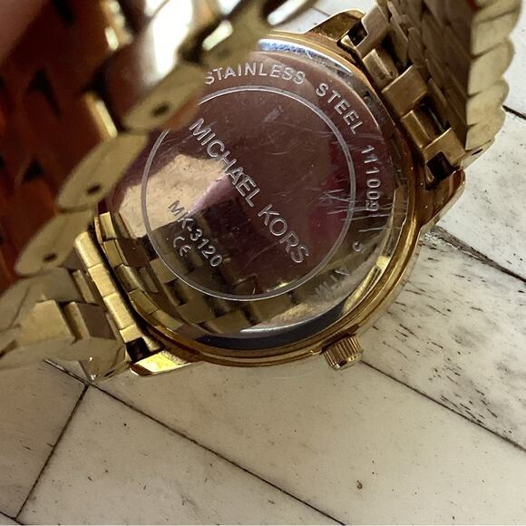 Michael Kors MK 3120 Glitz Women's Watch | Battery - Picture 3 of 5